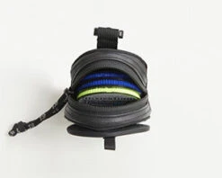 Daiwa LEADER POUCH (A) -Visuitrusting Winkel LeaderPouchA slv cut04 1