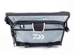 Daiwa Emeraldas Tactical Shoulder Bag (B) -Visuitrusting Winkel image d6343c2e 50af 4a7f 9e6e c672d12ee58e